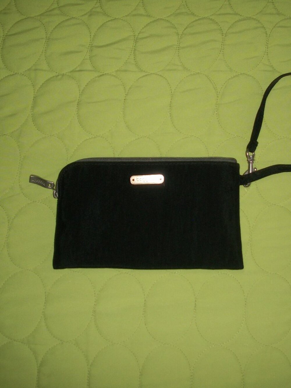Baggallini Black Wristlet